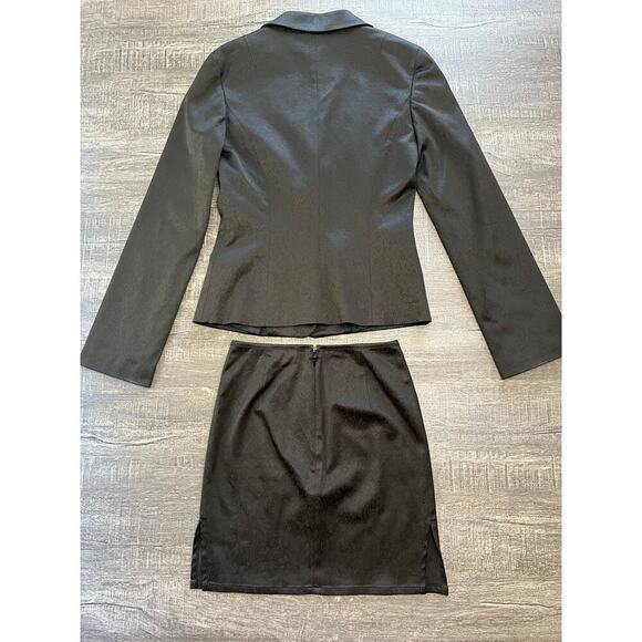 Vintage Jeans Iceberg Women's Blazer (Size 42) and Skirt (Size 40) Suit, Black. - Picture 2 of 11